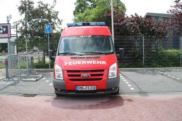 Auto Van Brandweerlieden Van Buckeburg Een Parkeerplaats Nieuwerker Aan Den — Stockfoto