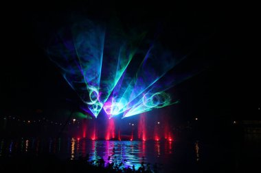 Hollanda, Nieuwerkerk aan den Ijssel - 21 Eylül 2019 - Küçük gemiler geçit töreni ile kamu sokak ve su kamu ücretsiz olay sırasında Lazer gösterisi