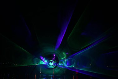 Hollanda, Nieuwerkerk aan den Ijssel - 21 Eylül 2019 - Küçük gemiler geçit töreni ile kamu sokak ve su kamu ücretsiz olay sırasında Lazer gösterisi