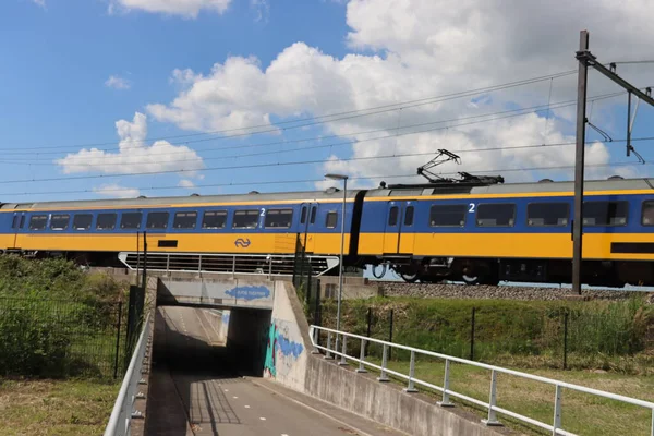 Koploper Intercity Tåg Vid Tunnel Moordrecht Nederländerna — Stockfoto
