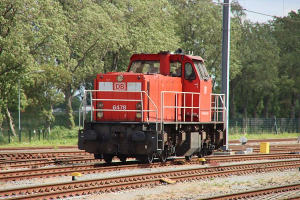 Lokomotywa Stacjonuje Stacji Lage Zwaluwe — Zdjęcie stockowe