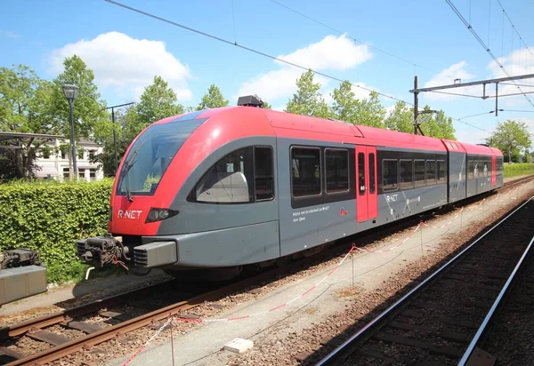 Train Spurt Rouge Noir Net Sur Merwedelingelijn Long Quai Gare — Photo