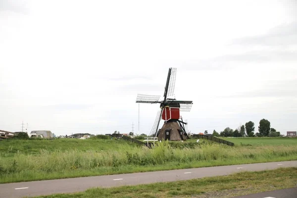 Czerwona Biała Drewniana Huśtawka Doespolder Koło Hoogmade Holandii Południowej — Zdjęcie stockowe