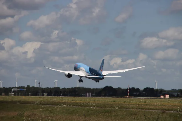 Aviones Está Despegando Desde Aeropuerto Amsterdam Schiphol Polderbaan Tipo Avión — Foto de Stock