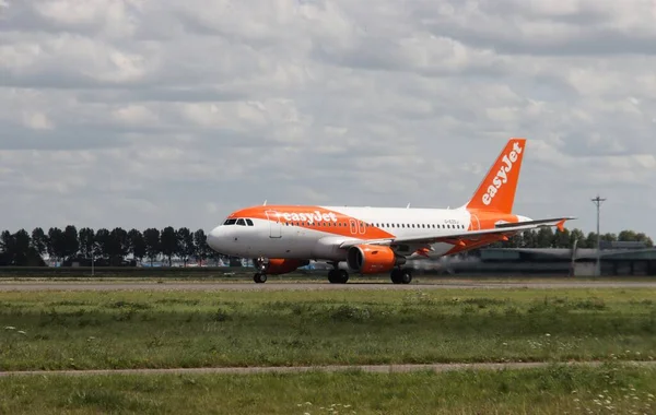 Vliegtuig Vertrekt Vanaf Luchthaven Amsterdam Schiphol Vanaf Polderbaan Vliegtuig Type — Stockfoto