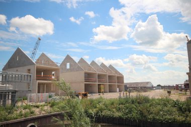 Hollanda, Zevenhuizen 'deki Zuidplaspolder Koningskwartier bölgesinde yeni bir konut inşaatı