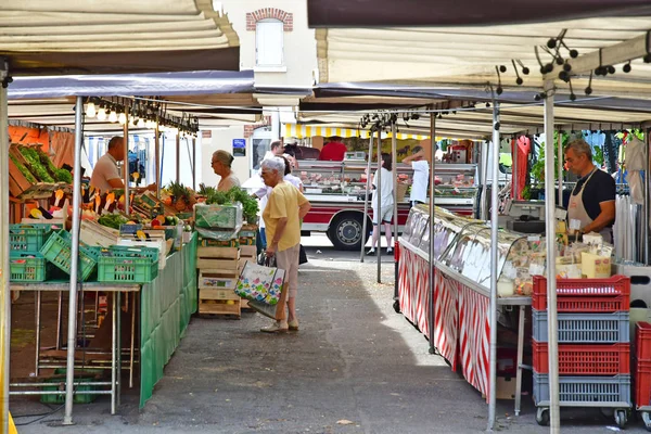 Verneuil Sur Seine Francia Luglio 2017 Mercato Nel Centro Della — Foto Stock