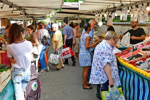 Sur Verneuil Σηκουάνα Γαλλία Ιουλίου 2017 Αγορά Στο Κέντρο Της — Φωτογραφία Αρχείου