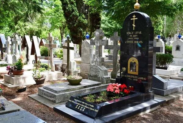 法国圣珍娜 6月22日 俄罗斯公墓的毛 Lifar — 图库照片