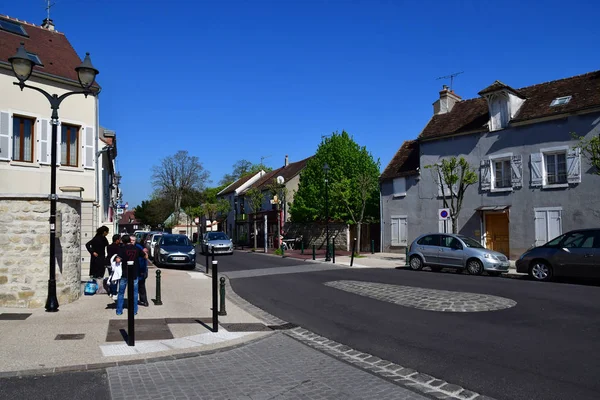 Verneuil Sur Seine Francja Kwietnia 2017 Centrum Malowniczego Miasta — Zdjęcie stockowe