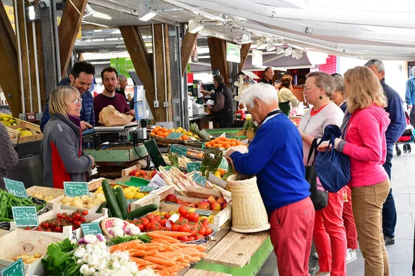 Pouliguen Francia Abril 2017 Pintoresco Mercado —  Fotos de Stock