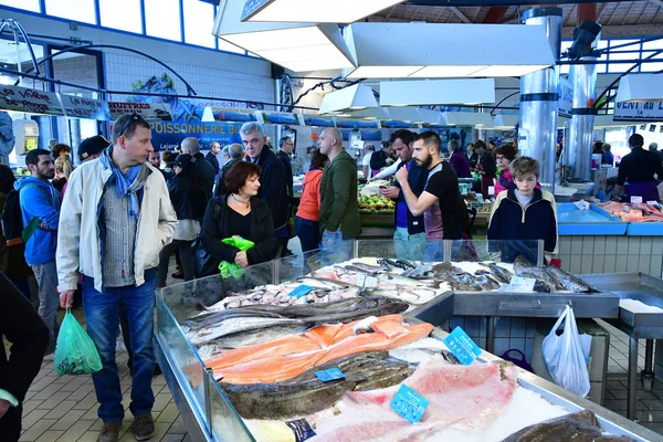 포르니 프랑스 2017 시장에서 생선이 — 스톡 사진