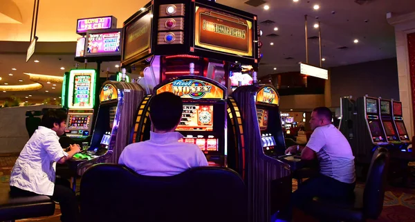 Las Vegas Estados Unidos Julio 2016 Máquinas Tragamonedas Lujoso Casino — Foto de Stock
