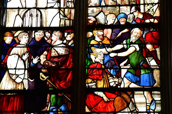 Les Andelys 2018年3月21日 巴黎圣母院大学教堂的彩色玻璃窗户 — 图库照片