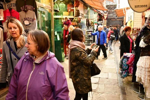 London England März 2018 Bekleidungsgeschäft Malerischen Camden Market — Stockfoto