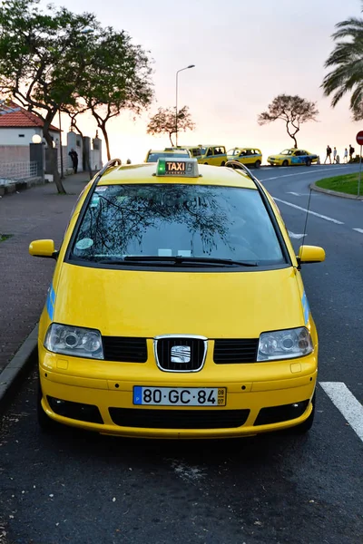 Funchal Portekiz Şubat 2018 Sarı Taksi Şehir Batı — Stok fotoğraf