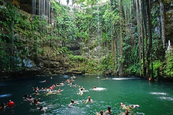 Chichen Itza Vereinigte Mexikanische Staaten Mai 2018 Die Cenote Kil — Stockfoto