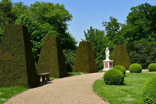 Choisel France May 2018 Breteuil Castle Park — стоковое фото