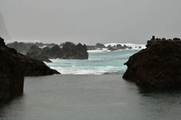 Porto Moniz Madeira Portugal Febrero 2018 Piscina Natural Roca Volcánica —  Fotos de Stock