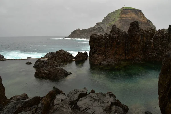 Porto Moniz Madeira Portugal Fevereiro 2018 Piscina Natural Rocha Vulcânica — Fotografia de Stock