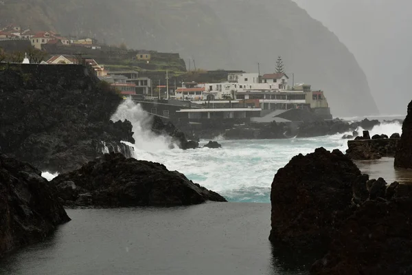 Porto Moniz Madeira Portugal Fevereiro 2018 Piscina Natural Rocha Vulcânica — Fotografia de Stock