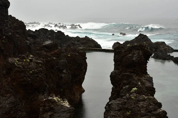 Porto Moniz Madeira Portugal Fevereiro 2018 Piscina Natural Rocha Vulcânica — Fotografia de Stock