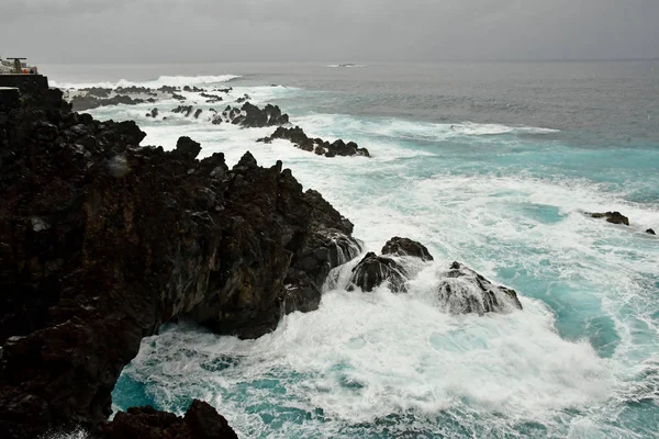 Porto Moniz Madeira Portekiz Şubat 2018 Volkanik Kaya Doğal Havuzda — Stok fotoğraf