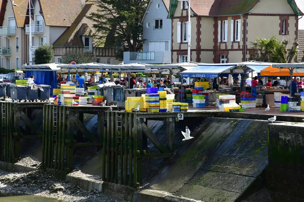 Courseulles Sur Mer Frankrike April 2018 Pittoreska Staden — Stockfoto