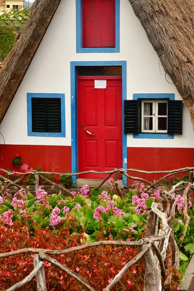 Santana Madeira Portugal Febrero 2018 Tradicional Casa Color Madeirense — Foto de Stock