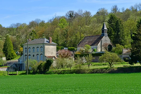 Amenucourt 2018年4月17日 风景如画的村庄 — 图库照片