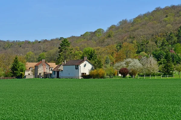 Amenucourt 2018年4月17日 风景如画的村庄 — 图库照片