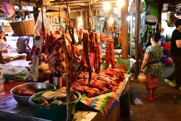 Siem Reap Reino Camboya Agosto 2018 Comida Pintoresco Mercado —  Fotos de Stock