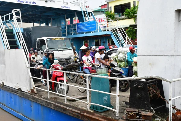 洲医生 越南社会主义共和国 2018年8月19日 在河上的渡轮 — 图库照片