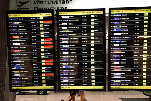 Bangkok Tajlandia Sierpień 2018 Zarząd Wyjazdu Suvarnabhumi Airport — Zdjęcie stockowe