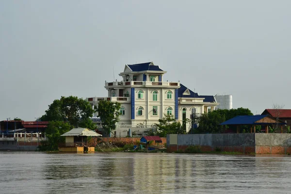 Phnom Penh Kamboçya Ağustos 2018 Nehir Kenarında Bir Tekne Görünümünden — Stok fotoğraf