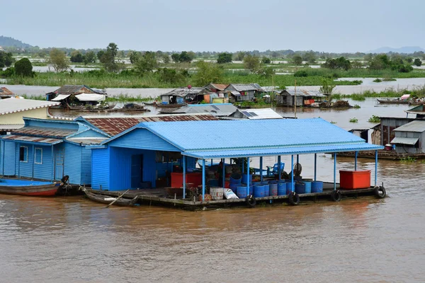 Kampong Chhnang Reino Camboya Agosto 2018 Pintoresco Pueblo Flotante Cerca — Foto de Stock