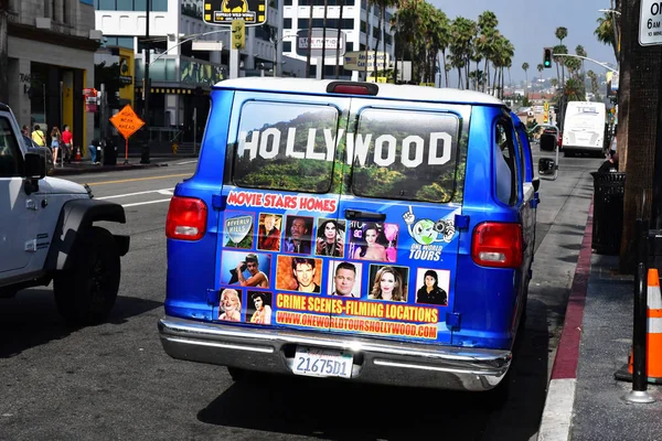 洛杉矶 2016年7月16日 好莱坞大道上的旅游面包车 — 图库照片