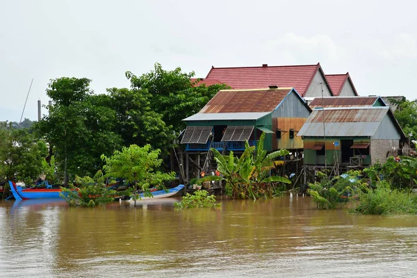 Kampong Chhnang Reino Camboya Agosto 2018 Pintoresco Pueblo Flotante Cerca — Foto de Stock