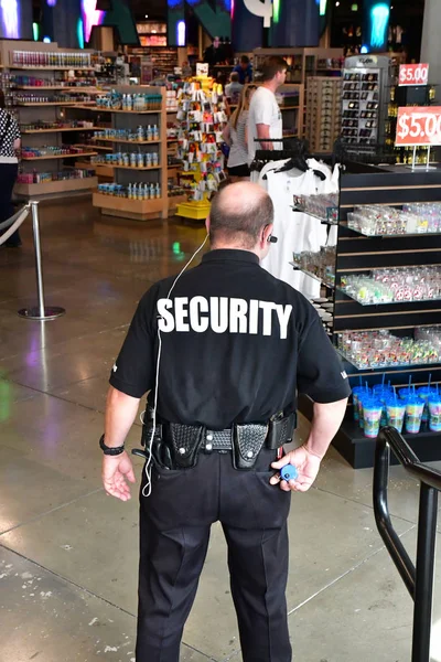 Los Angeles Usa July 2016 Security Man Store Hollywood Boulevard — Stock Photo, Image