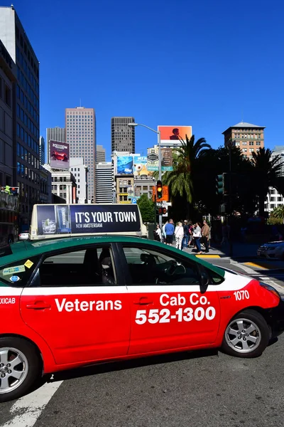 San Francisco Abd Temmuz 2016 Şehir Merkezinde Bir Sokakta Taksi — Stok fotoğraf