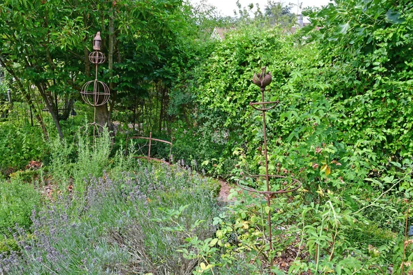 ワイオミング州の Dit ジョリの村は フランス 2018 クロード Pigeard ツール美術館の庭園 — ストック写真