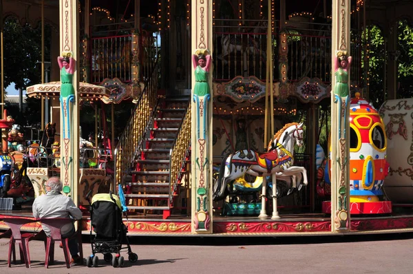 Cannes France Avril 2016 Carrousel Sur Croisette — Photo