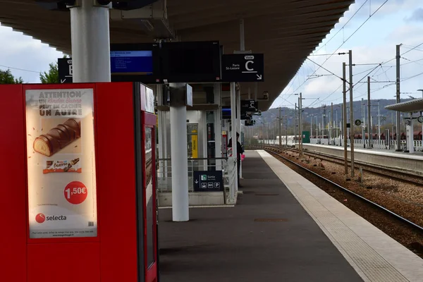 Verneuil Sur Seine France November 2018 Bahnsteig Des Bahnhofs — Stockfoto