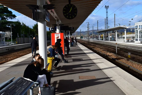 Verneuil Sur Seine France November 2018 Bahnsteig Des Bahnhofs — Stockfoto