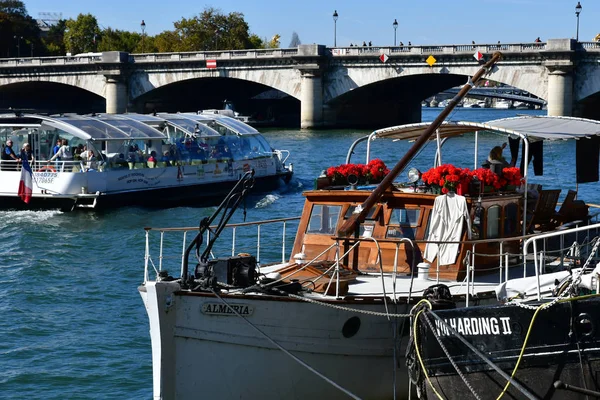 Paris Frankrike September 2018 Floden Seine Nära Alexandre Bridge — Stockfoto
