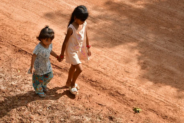 Koh Chen Królestwo Kambodży Sierpień 2018 Dzieci Malowniczej Miejscowości — Zdjęcie stockowe