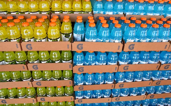 Oakhurst Usa Juli 2016 Gatorade Flessen Een Supermarkt — Stockfoto