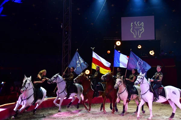 Les Mureaux Francja 2018 Października Trenerka Koni Festiwalu Cyrku — Zdjęcie stockowe