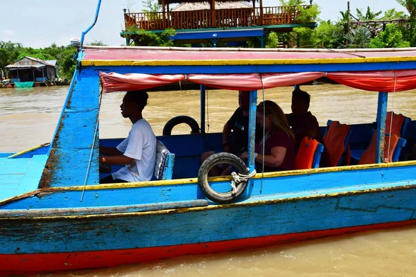 Siem Reap Kambodžské Království Srpen 2018 Nábřežní Pohled Výletní Loď — Stock fotografie