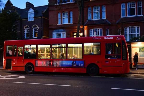 Londra England Kasım 2018 Hampstead Bölgesinde Otobüs — Stok fotoğraf
